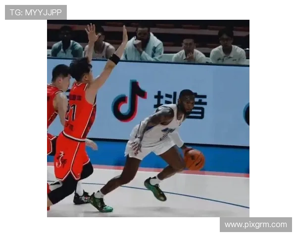 郭士强观战杰曼三分爆发 北京大胜青岛